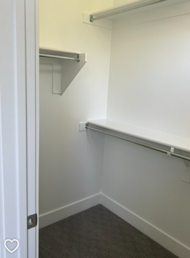 Building Photo - For Rent in Pleasant Grove – 6-Bedroom Bea...