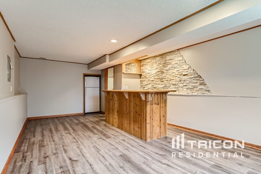 Building Photo - 2805 Saddlebrooke Cir
