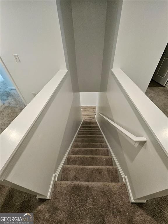 Building Photo - 7490 Knoll Hollow Rd