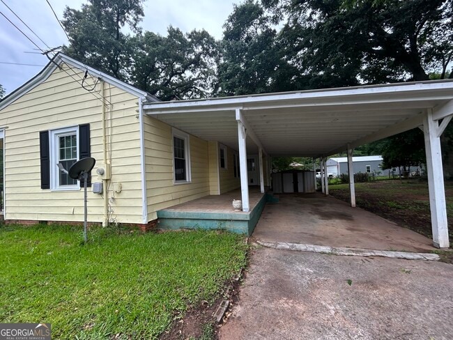 Building Photo - 111 Magnolia Dr