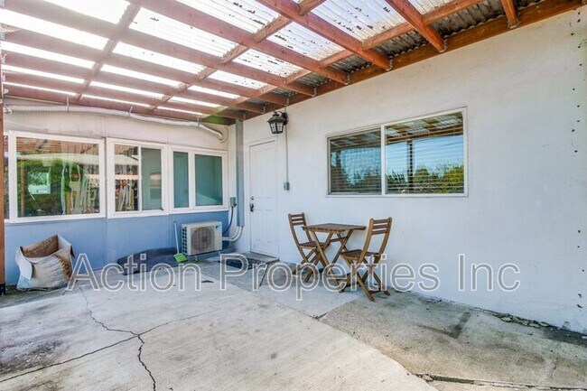 Building Photo - 439 Glendale Ave