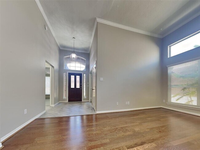 Building Photo - 6855 Tournament Dr