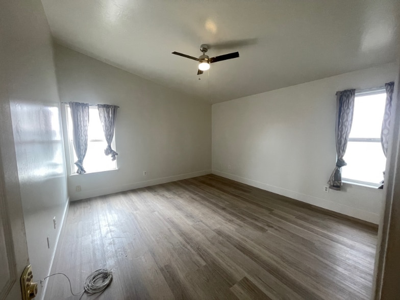 Building Photo - 3713 White Sands Dr