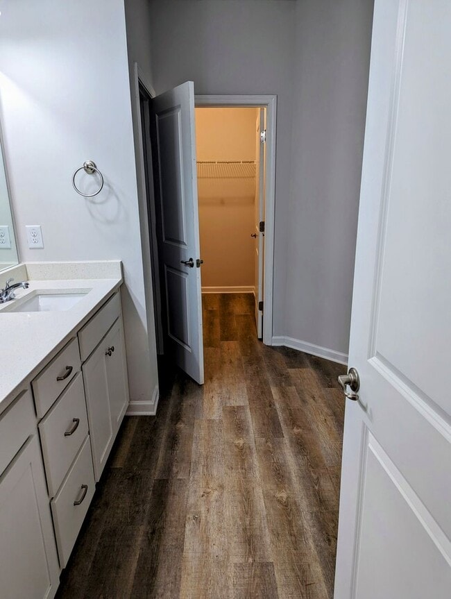 Building Photo - Beautiful 2 Bedroom 2 Bath off of Meriweather Road** Rent Special**