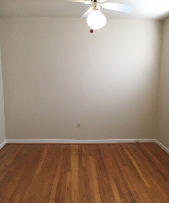 Building Photo - 2 WEEKS FREE RENT + $1,295 - Country living in the heart of Copperas Cove!