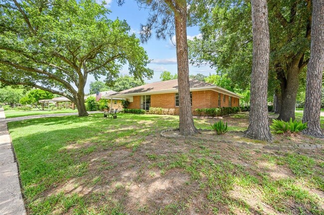 Building Photo - 4502 Sanford Rd