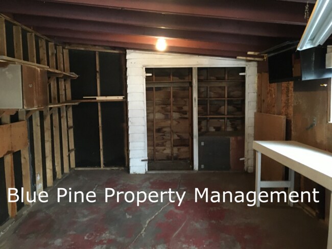Building Photo - 1861 Gallup St