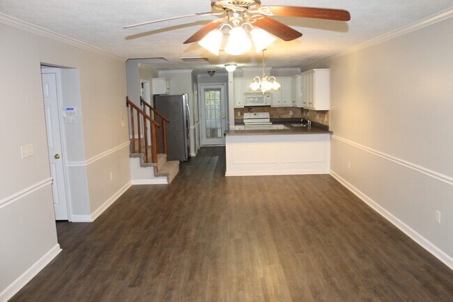 Building Photo - Columbia County Fort Grodon Attached home with Garage