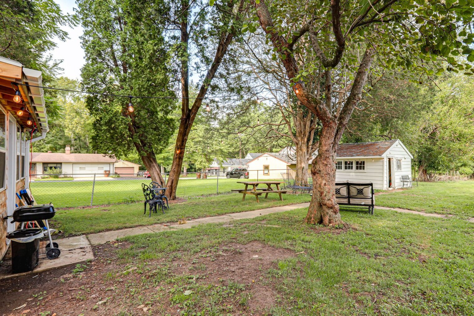 Building Photo - 1532 Hanes Rd