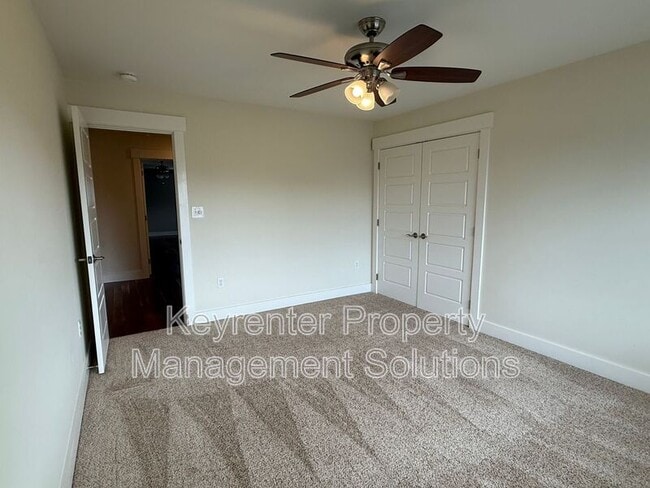 Building Photo - 2440 Belvue Rd