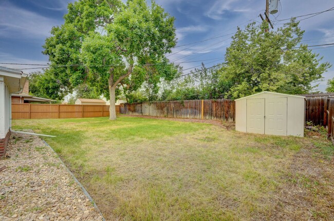 Building Photo - 4 bedroom, 3 bath home in Broomfield