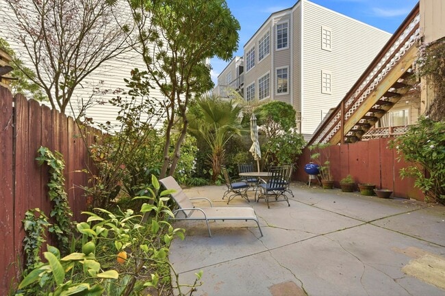 Building Photo - Charming Two Bedroom Condo in Dolores Heights - Please Contact for Showing Availability!
