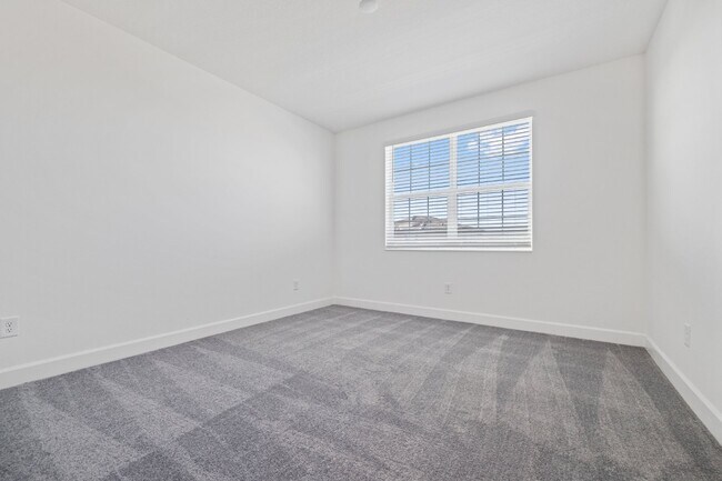 Building Photo - Luxurious gated community 5-Bedroom Rental...