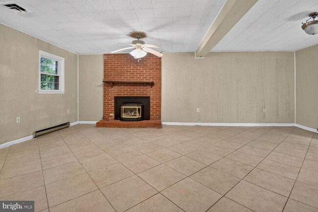 Building Photo - 3409 Beverly Dr