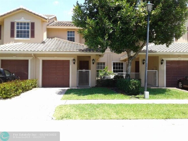 Building Photo - 3409 Lakeside Dr