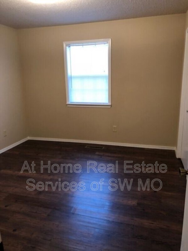 Building Photo - 720 S Kimbrough Ave