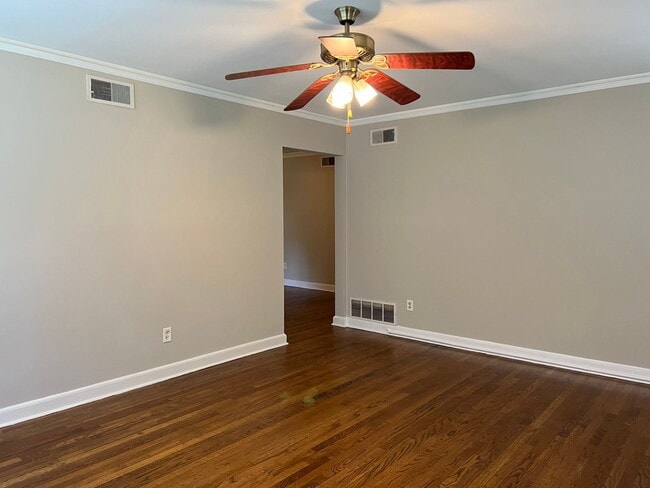 Building Photo - 3 Bedroom / 2 Bath in Dalraida
