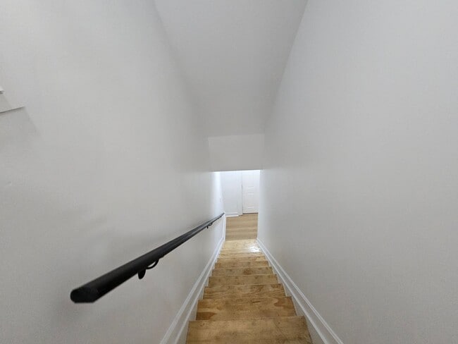 Building Photo - Fully Rehabbed 3 bedroom 2 bathroom house ...