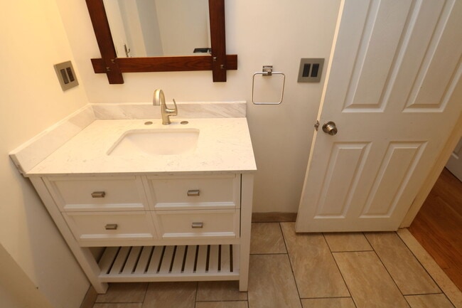 Building Photo - 254 Broadway