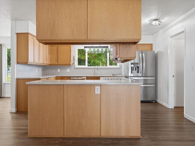 Building Photo - 4 Bedroom Home for Rent in Sanger | Sierra Views | 2,140± Sq. Ft. | Lawn Care Included