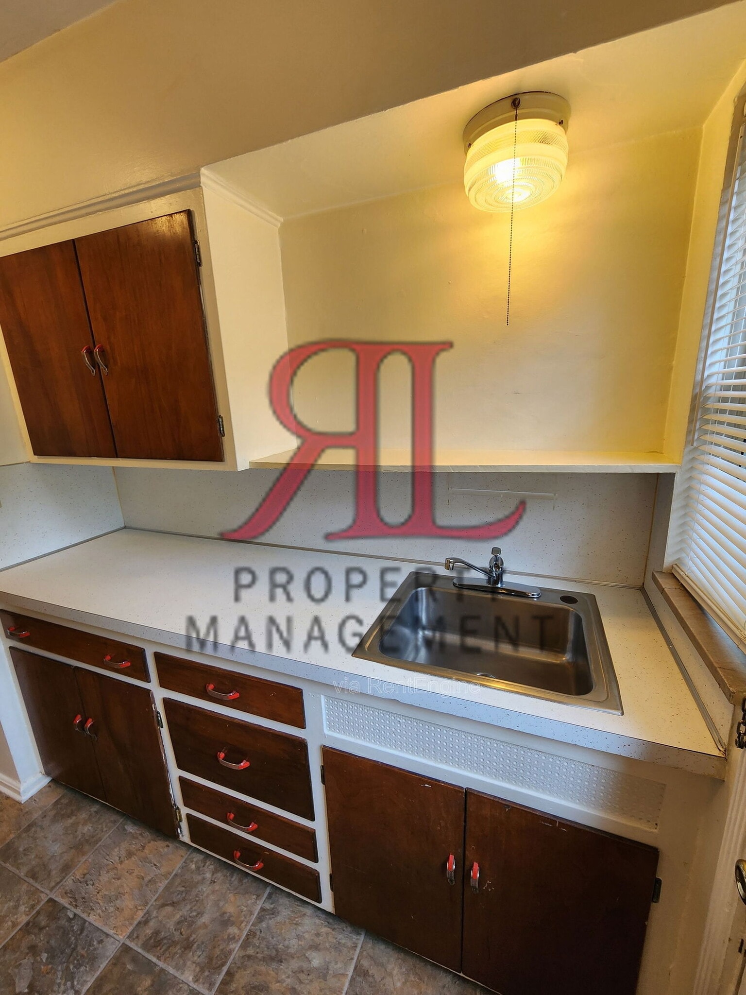 Building Photo - 1088 Northwest Blvd