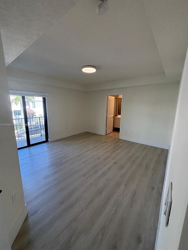 Building Photo - 4281 NW 83rd Ave