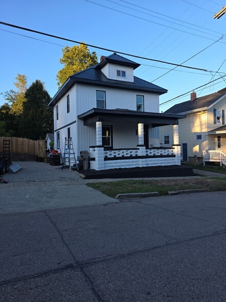 Building Photo - 498 Clarendon St
