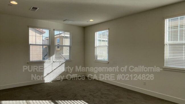 Building Photo - 5320 Kirby Pl