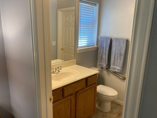 Building Photo - 2 Bedroom - 2 Bath in Robson Ranch