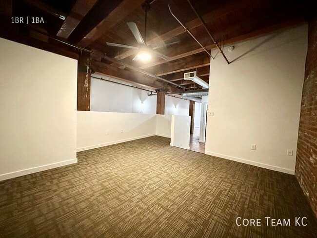 Building Photo - 204 Walnut St