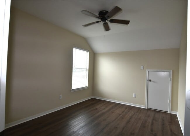 Building Photo - 19439 Suffolk Hollow Ln