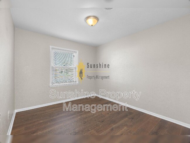 Building Photo - 3701 Teakwood Dr