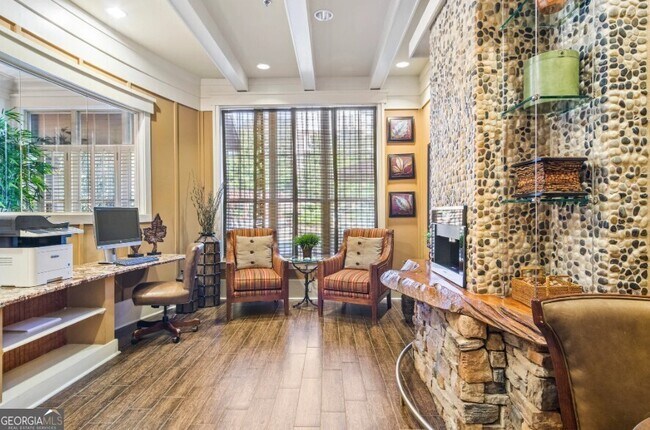 Building Photo - 1740 Century Cir NE