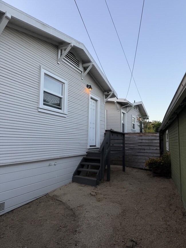 Building Photo - 383 44th St
