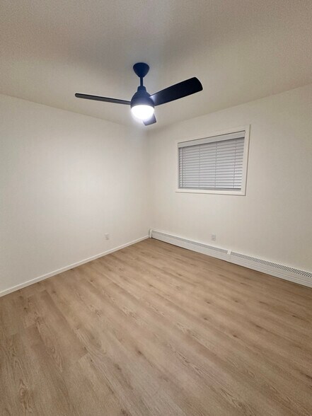 Building Photo - 105 E Peach St