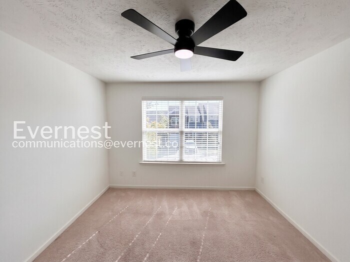 Building Photo - 4014 Rhythm Dr