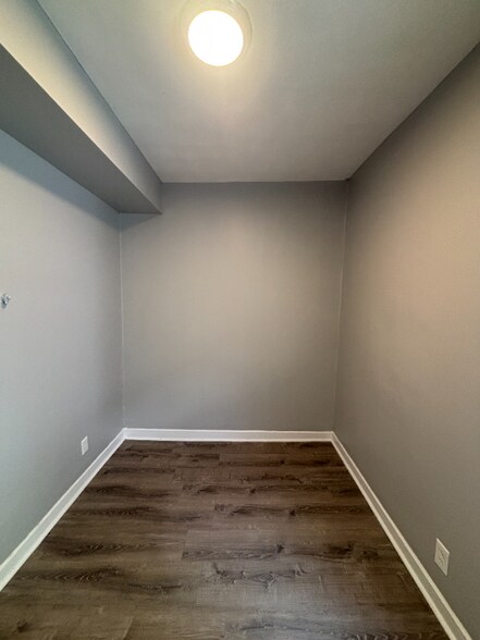 Building Photo - 7308 S Kenwood Ave