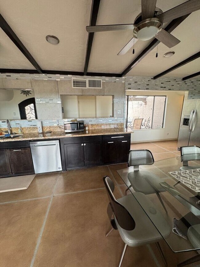 Building Photo - 4030 E Camino de la Bajada