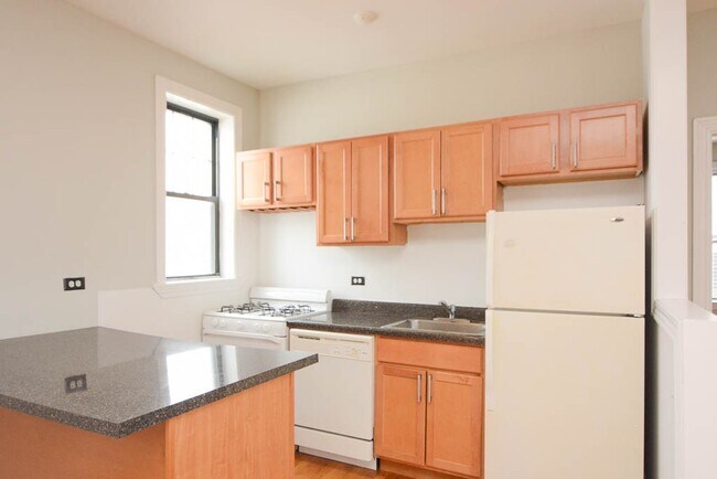 Building Photo - 720 W Barry Ave