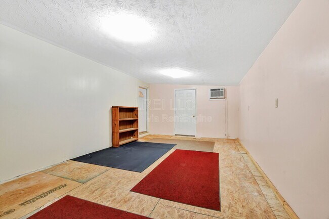 Building Photo - 414 Watkins Glen Way