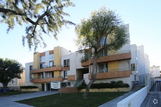 Building Photo - can371