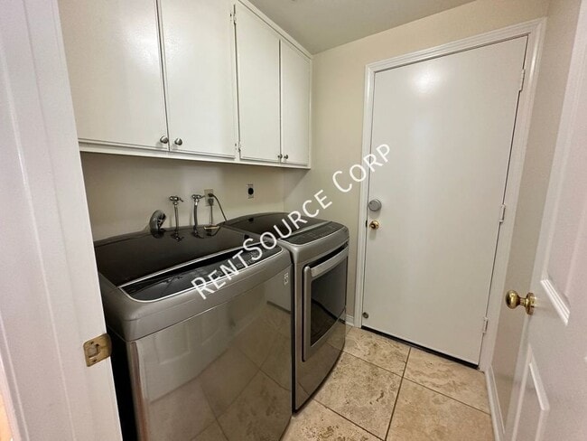 Building Photo - 25506 Paine Cir