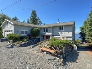 Building Photo - Stunning Home for Lease in Diamond Point
