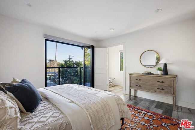 Building Photo - 1057 N Ave 49