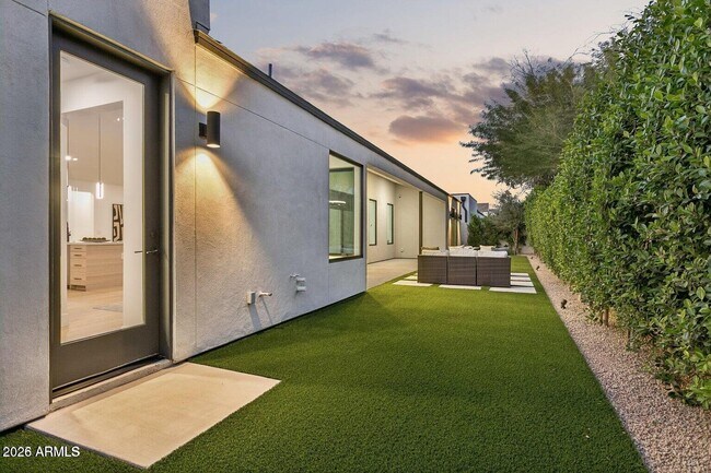 Building Photo - 6323 N 10th Dr