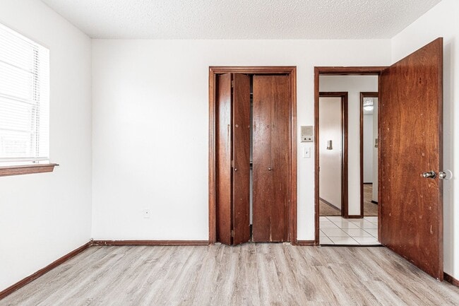 Building Photo - 4 Bed 2 Bath in SW Oklahoma City