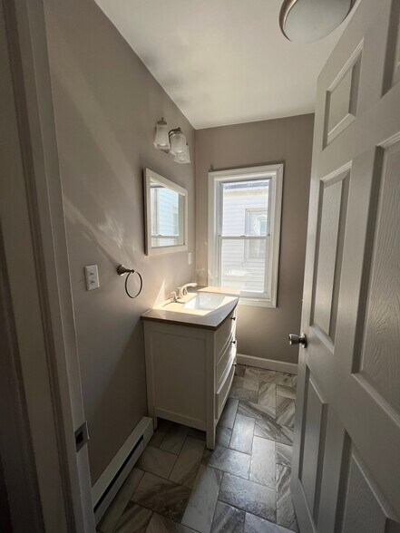 Building Photo - 441 New Dorwart St