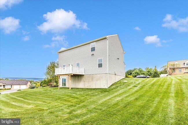 Building Photo - 38 Diopside Dr