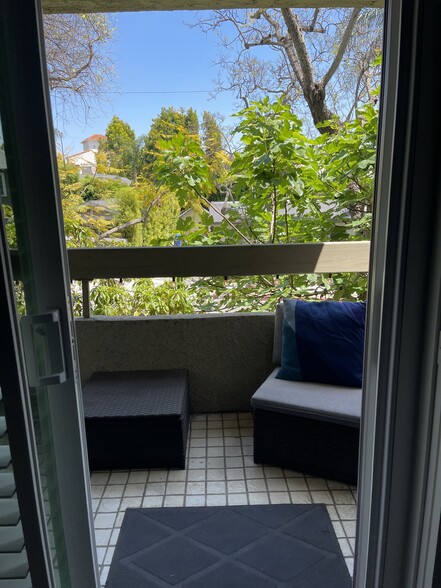 Balcony - 8960 Cynthia St