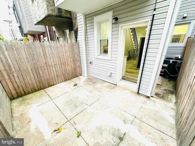 Building Photo - 1729 S Ringgold St